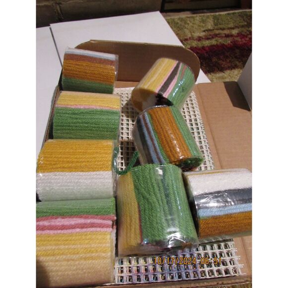 WINDERART FLOWER PUP LATCH HOOK KIT CARON PUPPY FLOWERS BLUE AND WHITE CLOUDS - Picture 5 of 5